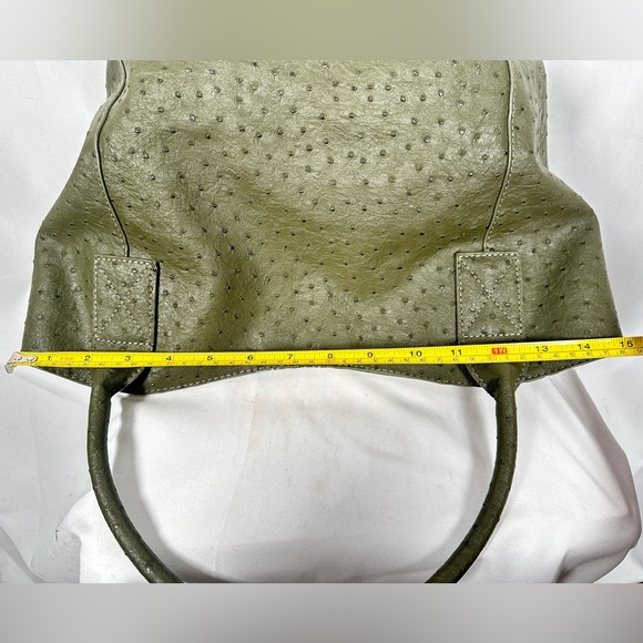 LouenHide tote bag vegan leather ostrich texture roomy carryall with pouch green - Picture 15 of 16